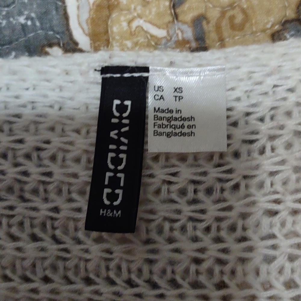 Divided Sweater - Picture 4 of 7